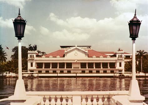 malacañang background|History of the Malacañang or Malacañan Palace in Manila .